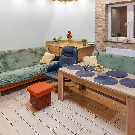 بيت للعطل 3 Bedroom Cozy Home In Drawsko Pomorskie درافسكوبومورسكي